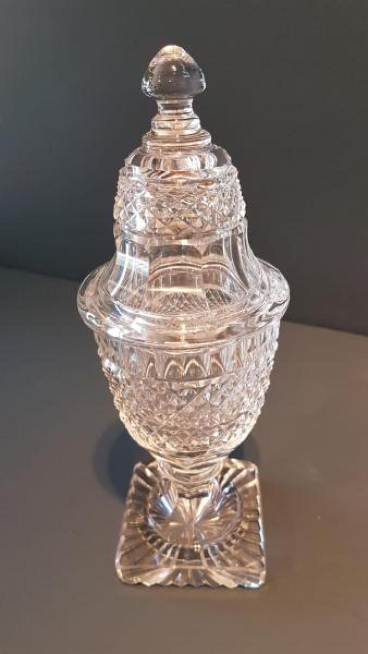 Pair of Early Victorian Cut Crystal Sweet Meat Dishes - Image 5