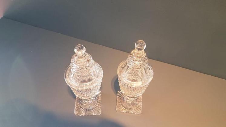 Pair of Early Victorian Cut Crystal Sweet Meat Dishes - Image 7