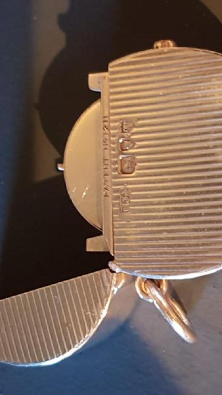 Unusual Victorian Patent Sovereign Box - Image 3