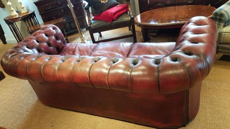 Original 1920's Red Hide Chesterfield Sofa  - Image 5