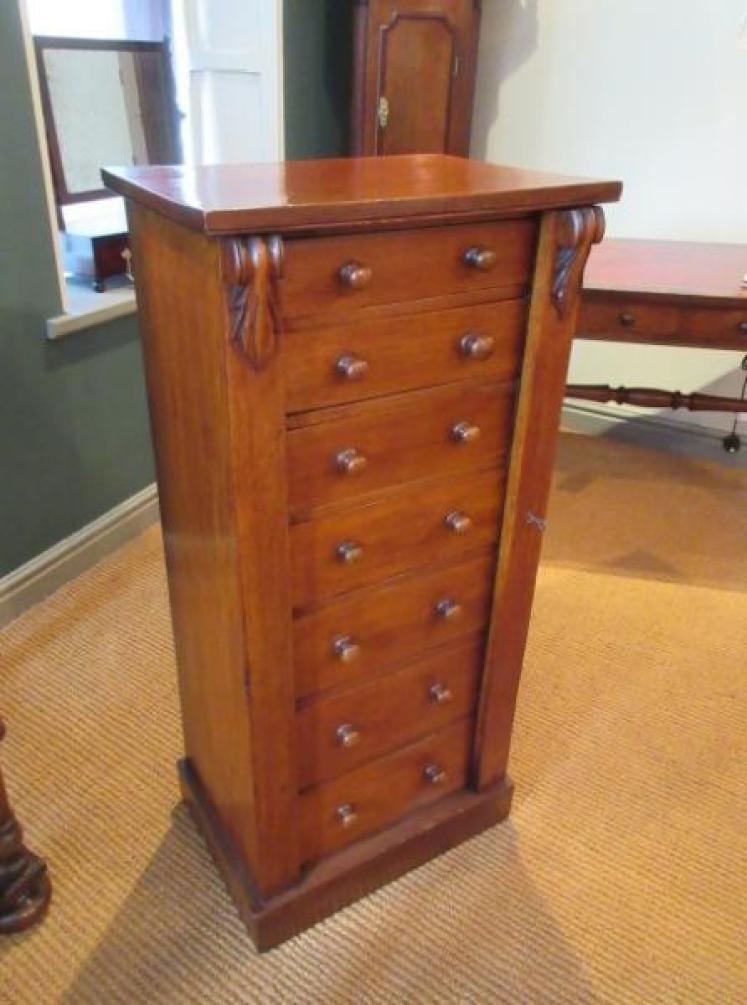 Mid Victorian Polished Oak Wellington Chest - Image 1