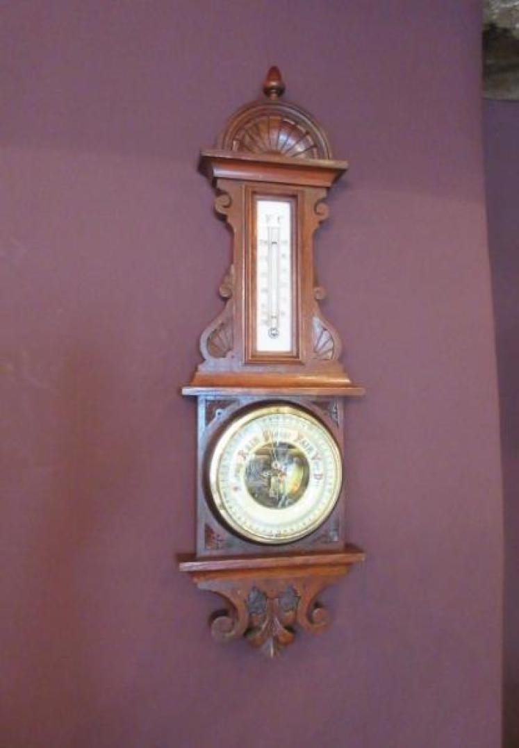 Small Victorian Polished Oak Banjo Barometer - Image 1