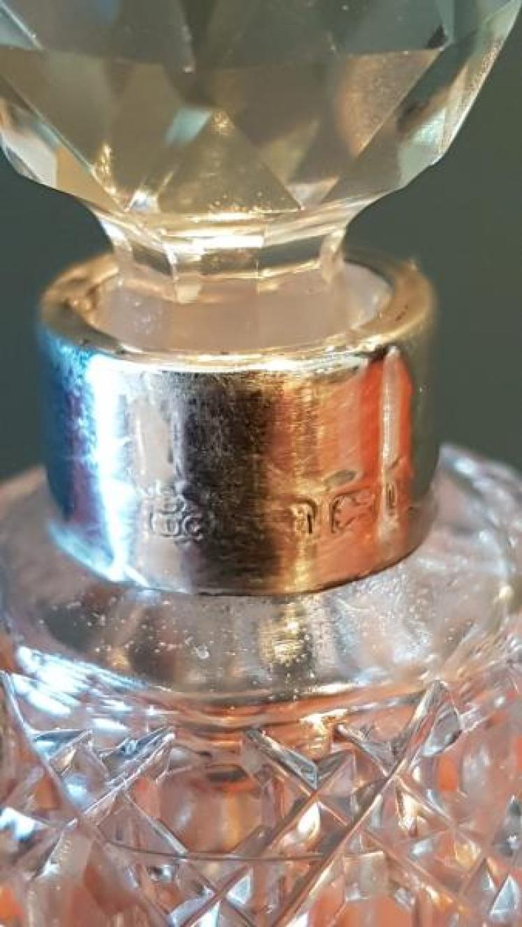 Pair of Silver Mounted Cut Crystal Scent Bottles - Image 4