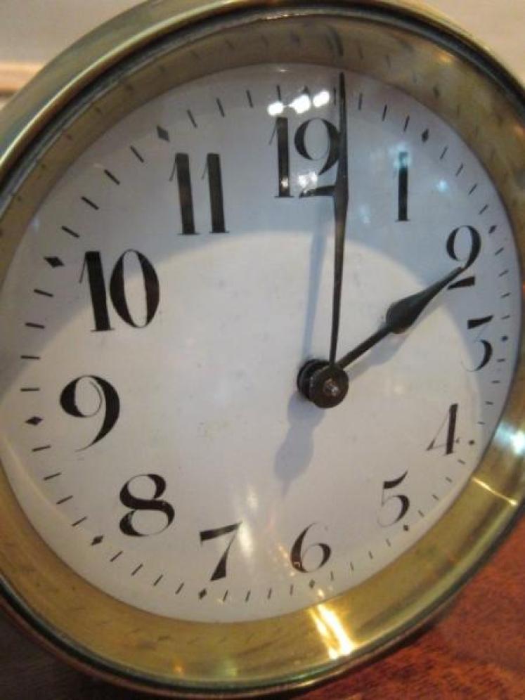 Antique 8 Day Station Master's Clock - Image 2