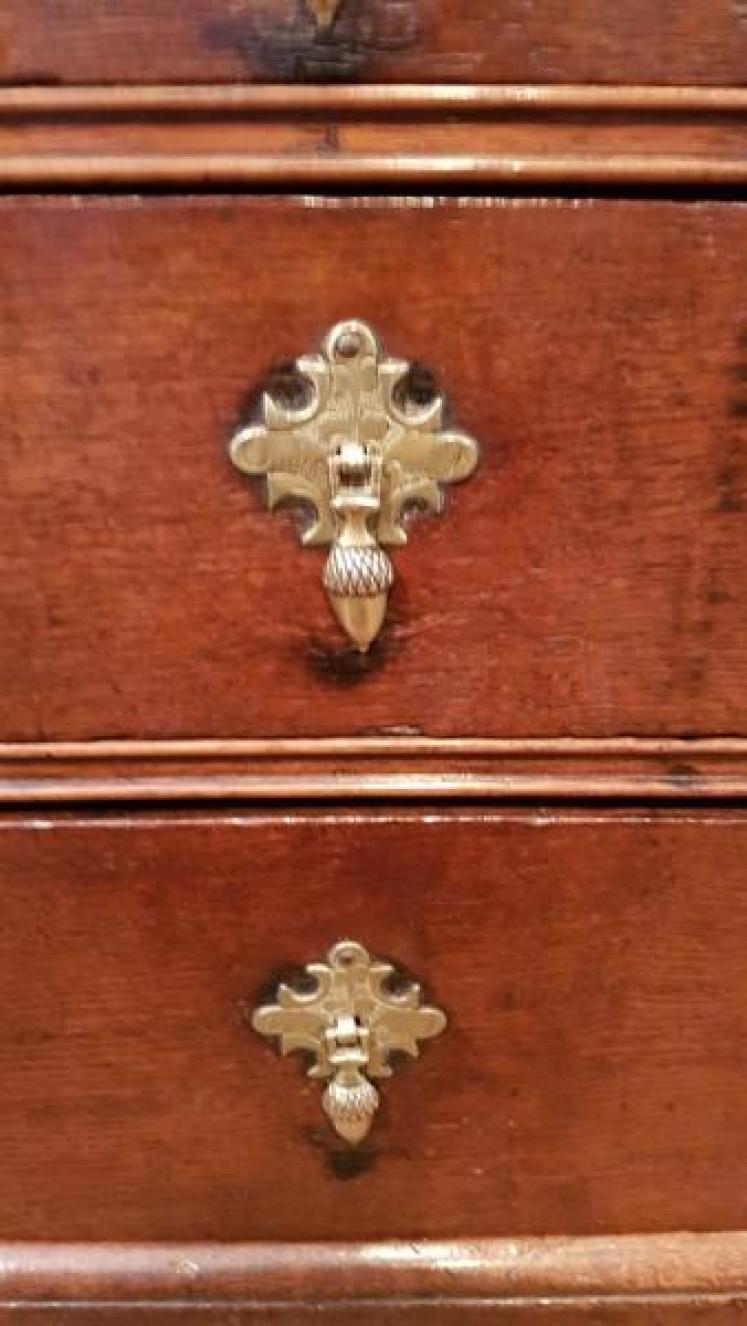 Superb Original Small George II Oak Bureau  - Image 6