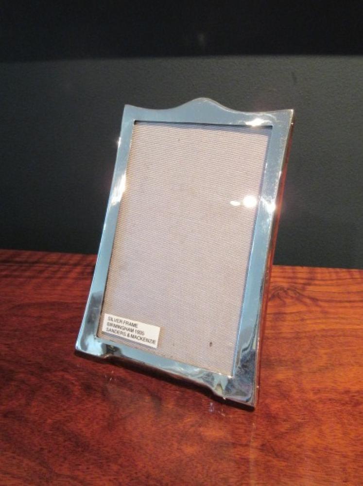 George V Period Silver Shaped Top Photo Frame - Image 1