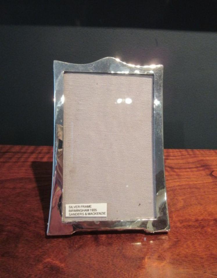 George V Period Silver Shaped Top Photo Frame - Image 6
