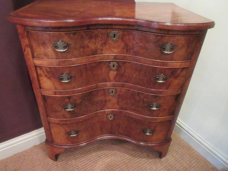 Antique Figured Walnut Serpentine Chest of Drawers - Image 3