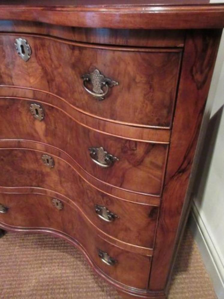 Antique Figured Walnut Serpentine Chest of Drawers - Image 5