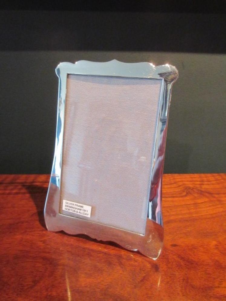 George V Period Silver Shaped Photo Frame - Image 1