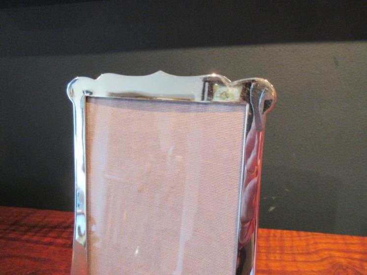 George V Period Silver Shaped Photo Frame - Image 2