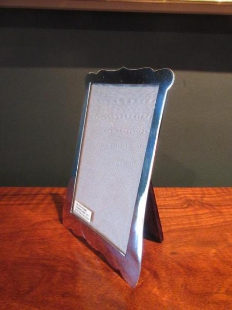 George V Period Silver Shaped Photo Frame - Image 6