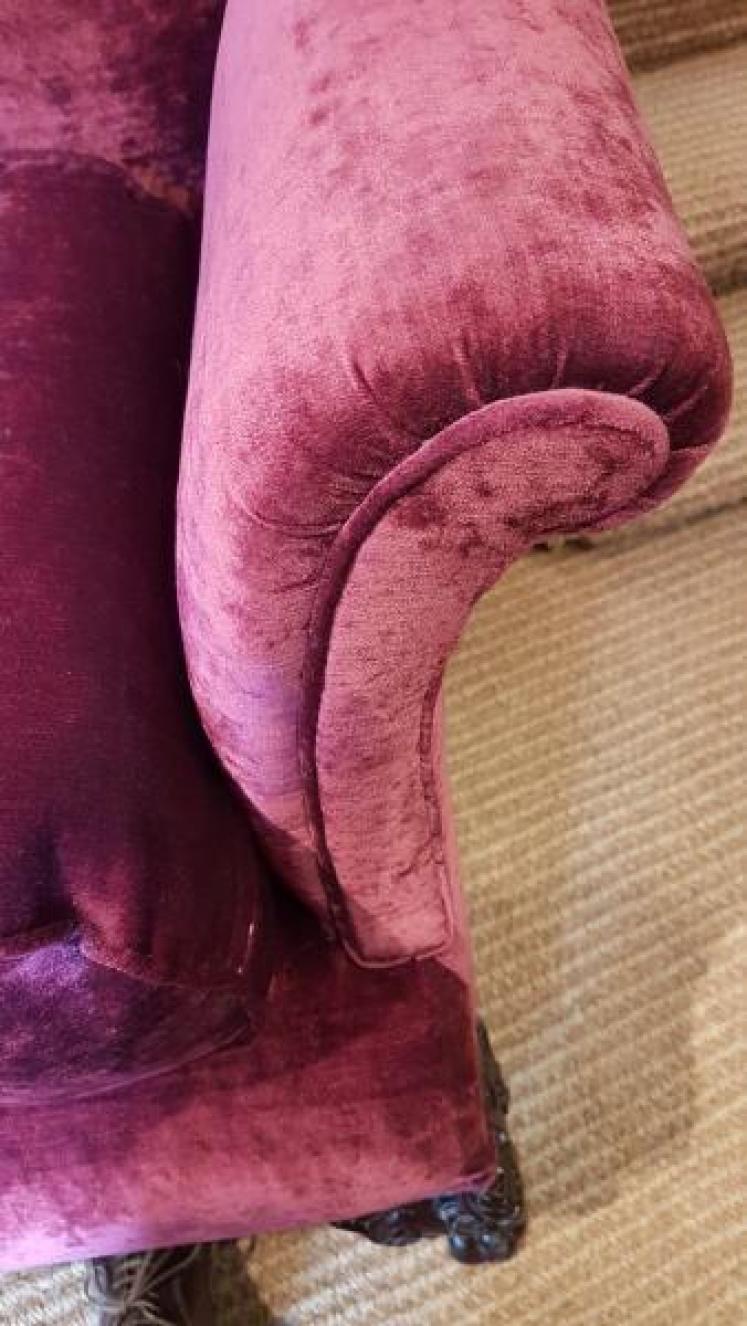 Superb Victorian Mahogany Carved Foot Sofa - Image 6