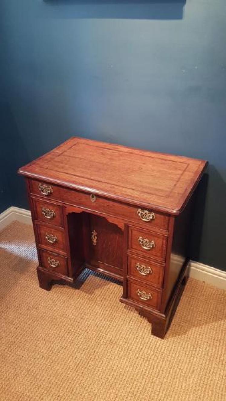 Rare Antique George II Oak Kneehole Desk - Image 3