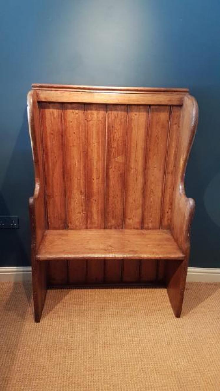 Antique George III Pitch Pine Settle - Image 1