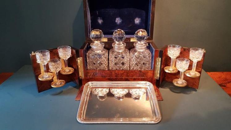 Superb Victorian Burr Walnut Tantalus Box - Image 6