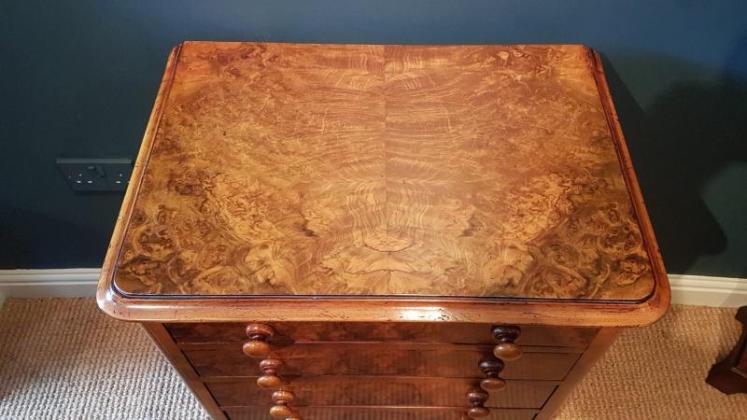 Small Mid Victorian Burr Walnut Chest of Drawers - Image 5