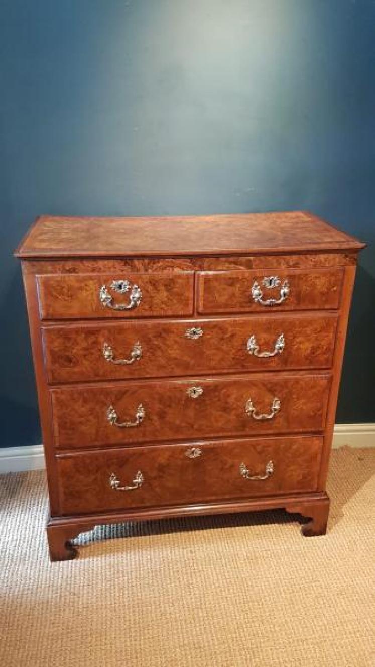 Superb Quality Victorian Burr Walnut Chest of Drawers - Image 1