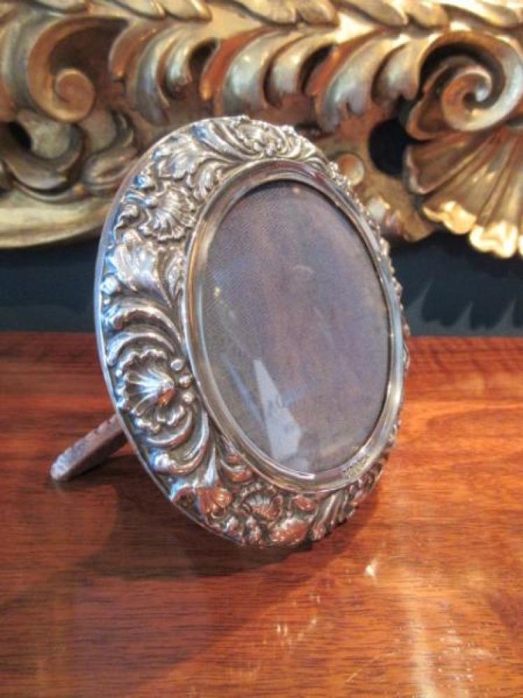 Victorian Silver Decorative Surround Photo Frame - Image 7