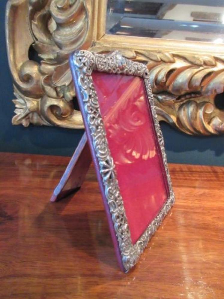 Victorian Silver Decorative Photo Frame - Image 2
