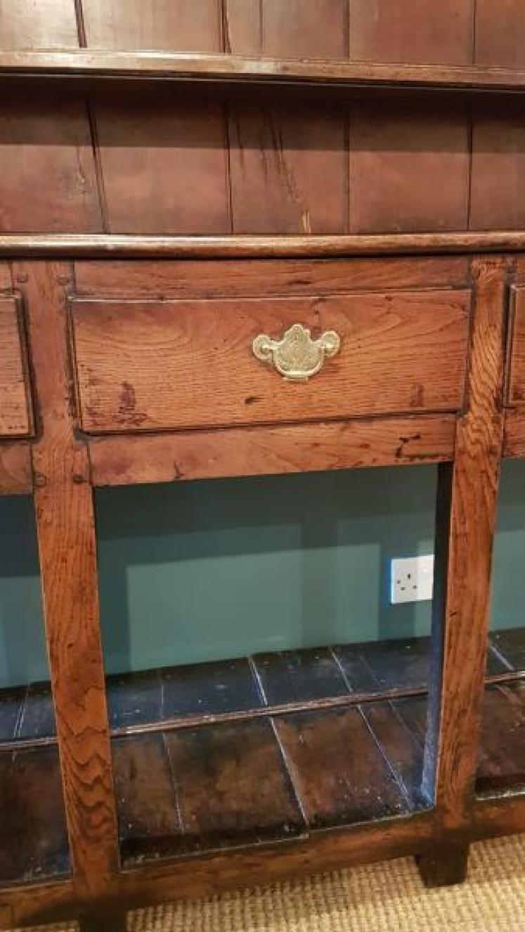 Superb Antique George II Period Oak Open Pot Board Dresser - Image 4