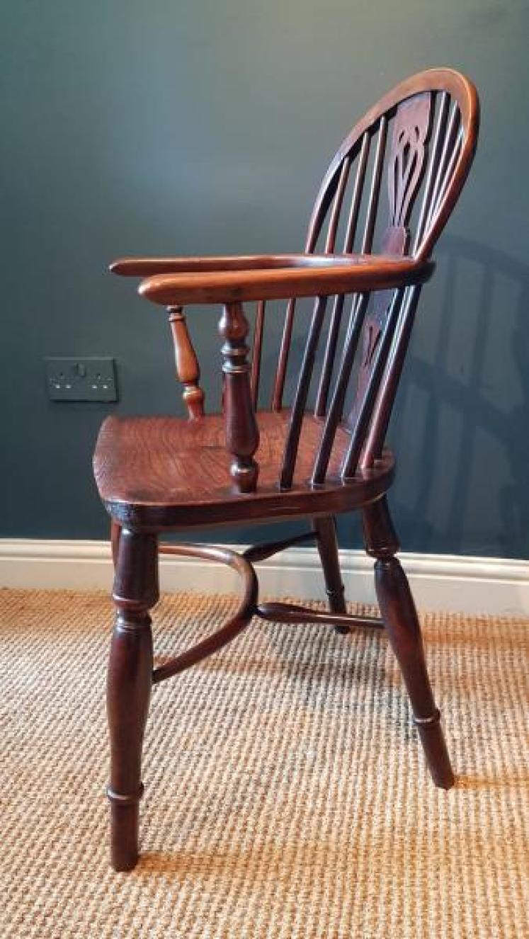 Early Victorian Yew Wood Low Back Windsor Chair - Image 2