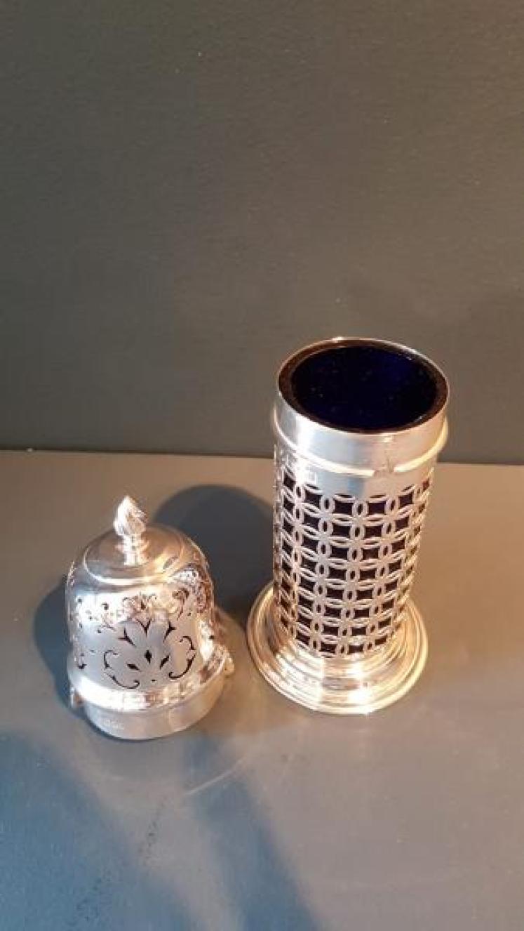 Victorian Silver Country House Sugar Castor - Image 2