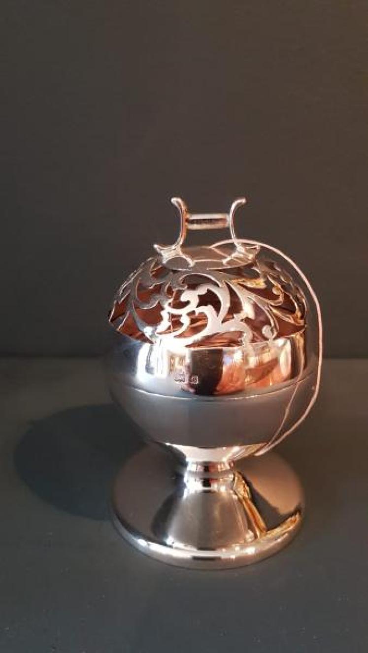 Superb Edwardian Silver String Box - Image 1