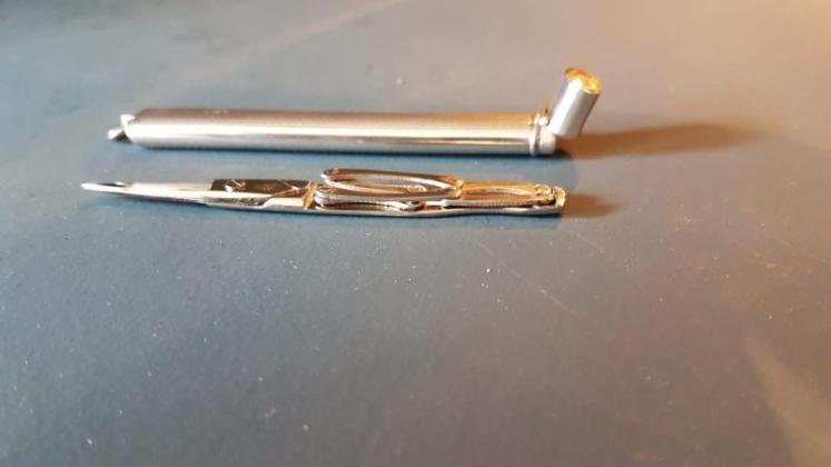 George V Folding Scissor in Silver Case - Image 2