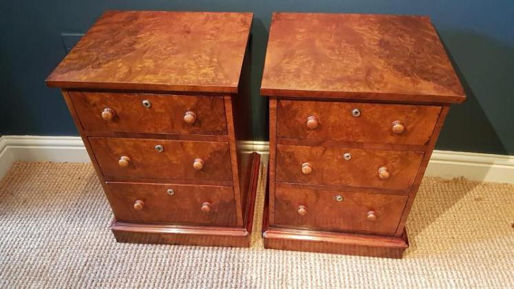 Matching Pair of Antique Victorian Burr Walnut Bedside Chests - Image 3