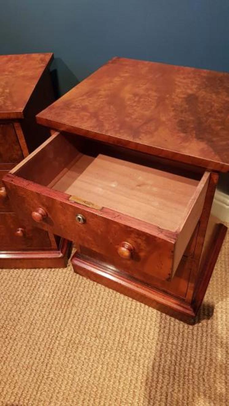 Matching Pair of Antique Victorian Burr Walnut Bedside Chests - Image 4
