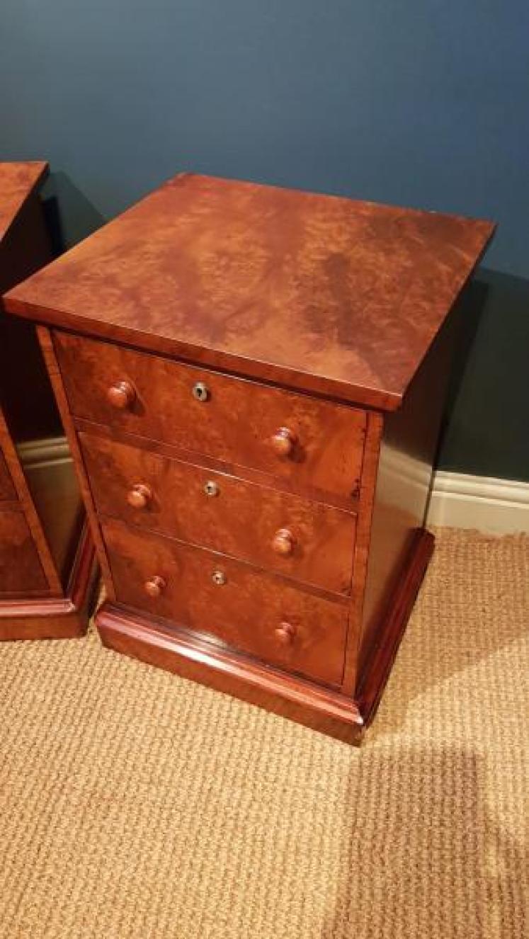 Matching Pair of Antique Victorian Burr Walnut Bedside Chests - Image 5
