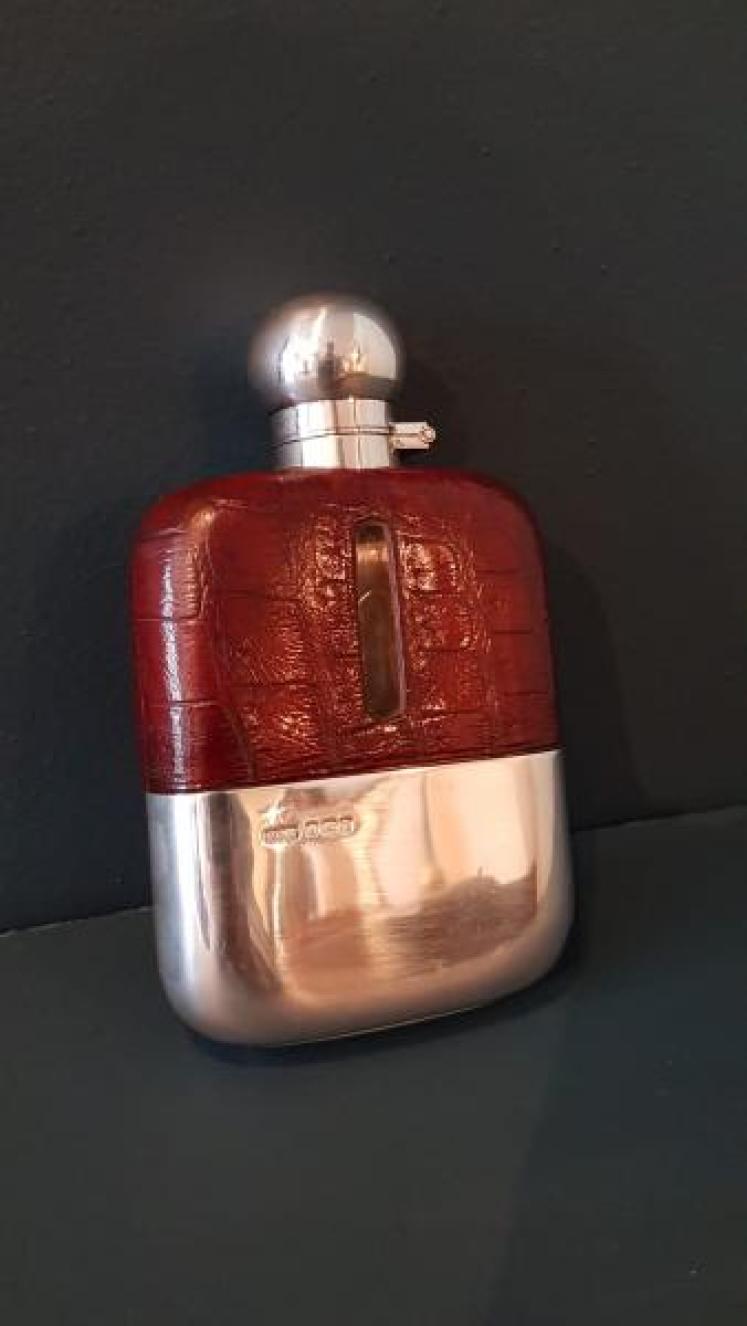 George V Antique Silver and Crocodile Skin Hip Flask - Image 1