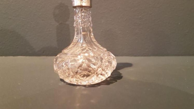 Cut Crystal Scent Bottle with Silver and Enamel Collar - Image 7