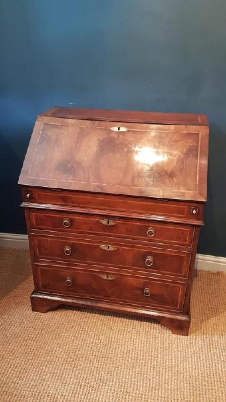 Superb George II Yew Wood Bureau - Image 6