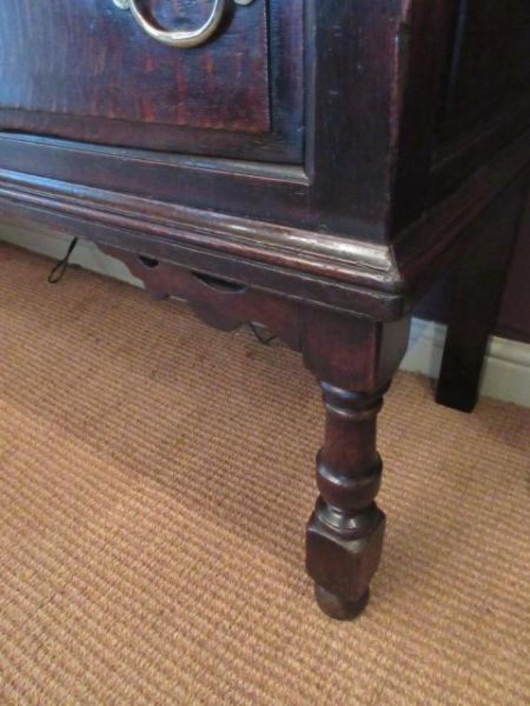 George II Period Oak Three Drawer Dresser - Image 5