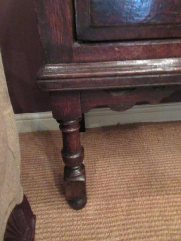 George II Period Oak Three Drawer Dresser - Image 6