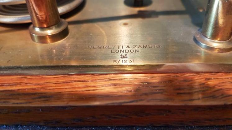 Late Victorian Oak Cased Negretti and Zambra Barograph - Image 3