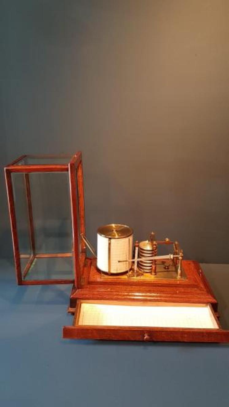 Late Victorian Oak Cased Negretti and Zambra Barograph - Image 5