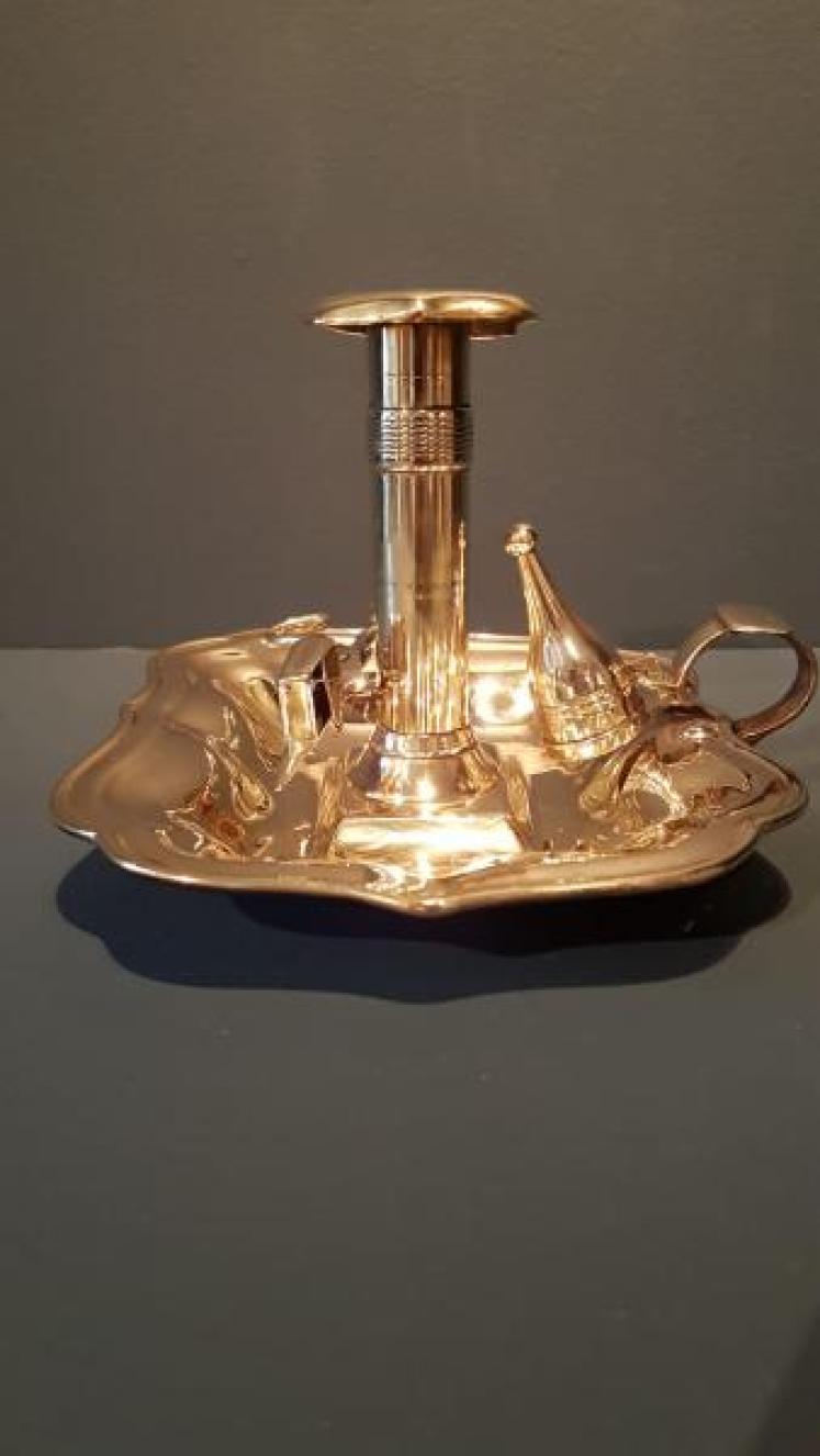 George III Brass Chamber Stick and Accessories - Image 4