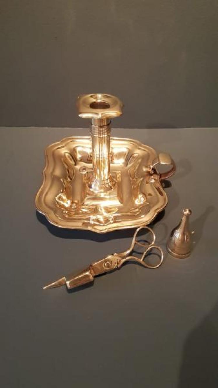 George III Brass Chamber Stick and Accessories - Image 5