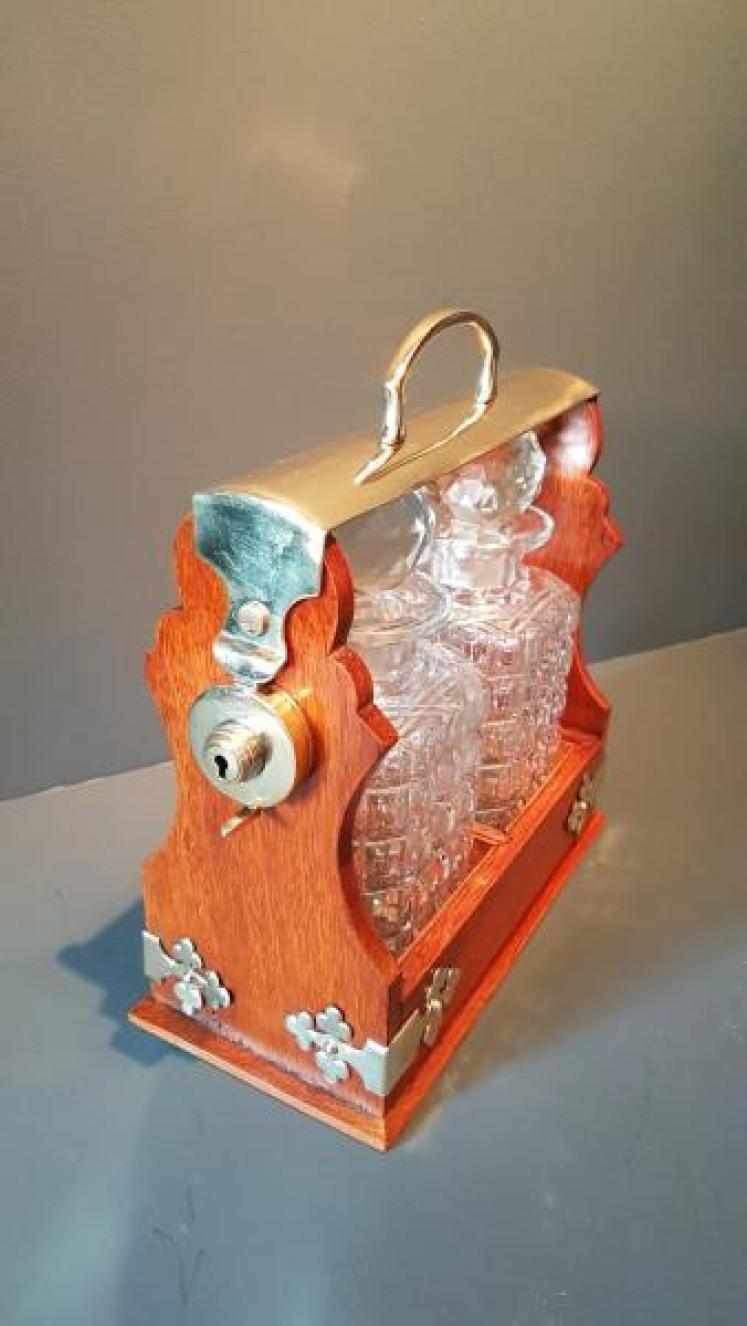 Quality Victorian Two Bottle Tantalus - Image 2