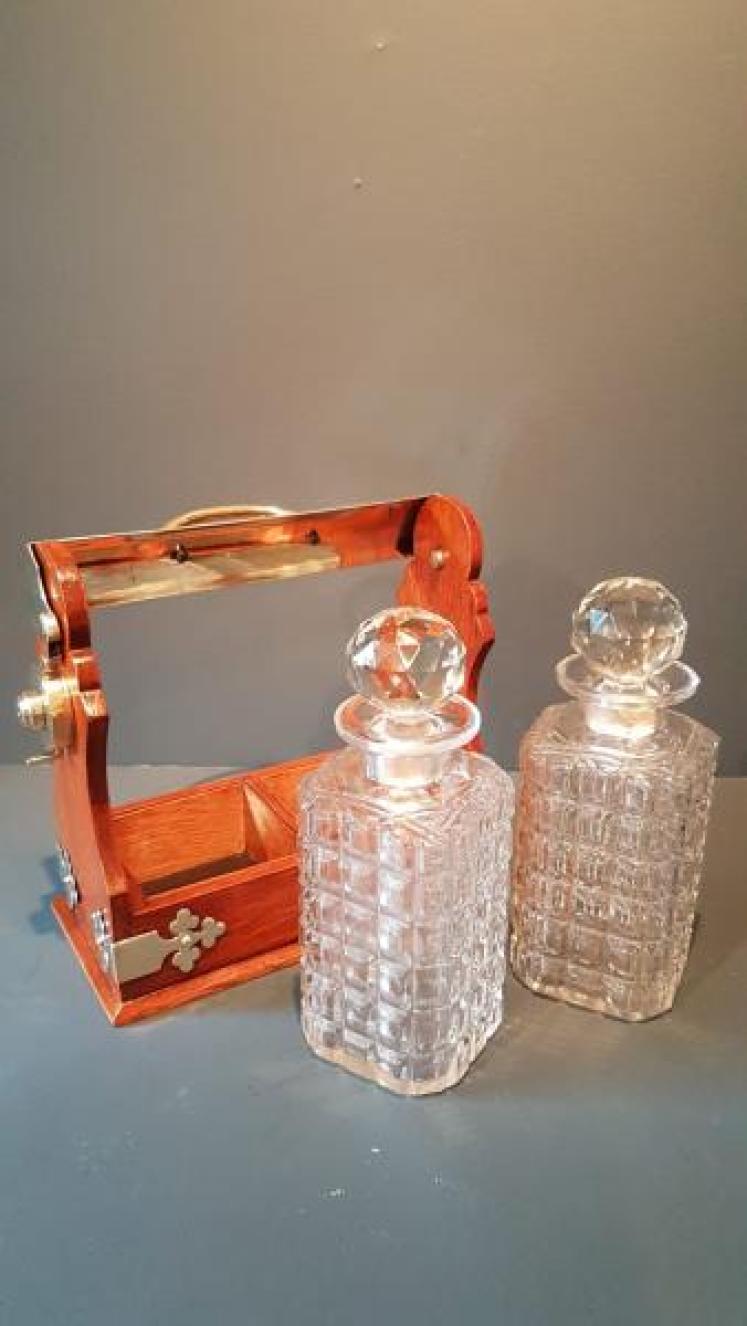 Quality Victorian Two Bottle Tantalus - Image 3