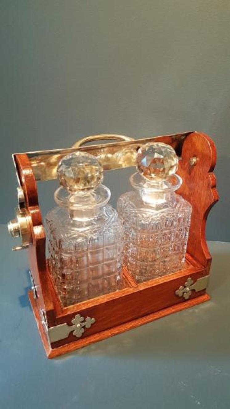 Quality Victorian Two Bottle Tantalus - Image 4