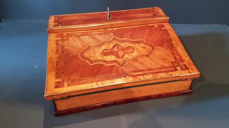 Fine Quality Early Victorian Writing Slope  - Image 2