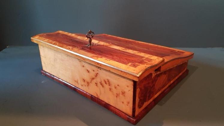 Fine Quality Early Victorian Writing Slope  - Image 4