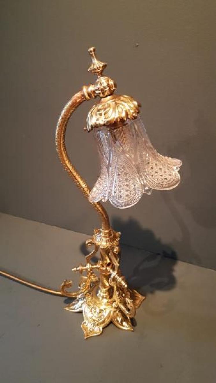 Superb Edwardian Cast Brass Table Lamp and Shade - Image 6