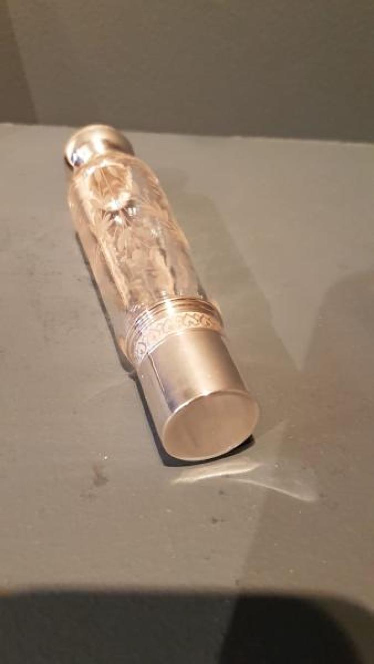 Fine Quality Edwardian Silver Mounted Opera Flask - Image 3