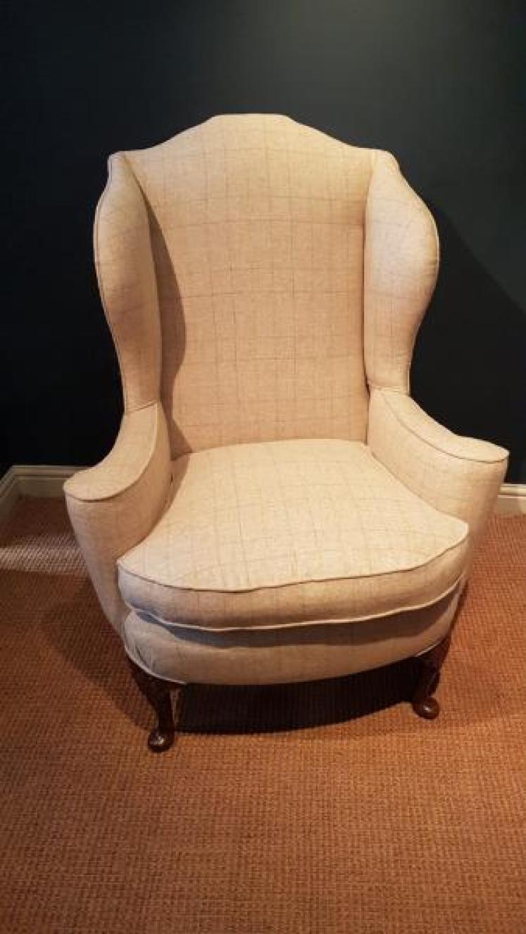 Superb Matching Pair of Victorian Wing Back Arm Chairs - Image 4