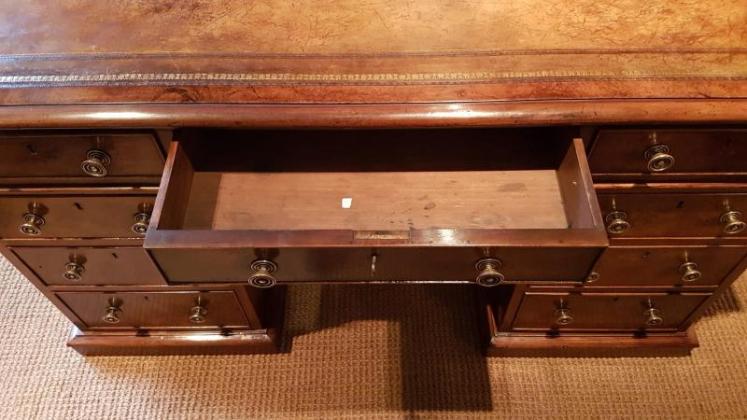 Outstanding Victorian Burr Walnut Pedestal Desk - Image 3